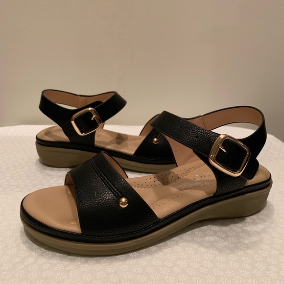 Cushion Black Ankle Strap Sandals - Picture 1 of 4